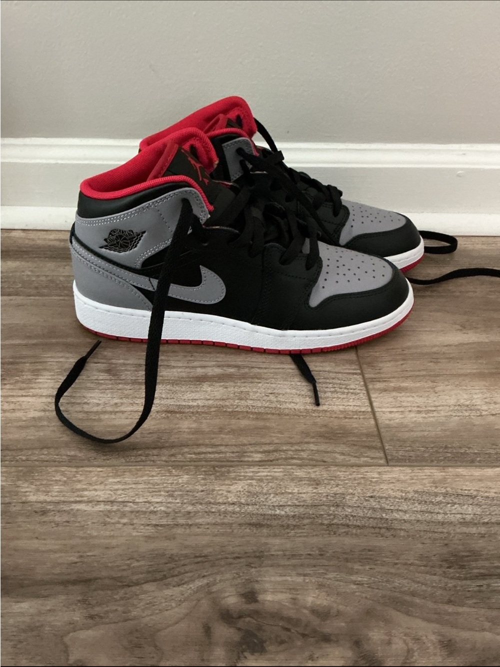 Nike air Jordan Kids Mid-Top Sneakers in Black, Gray & Red